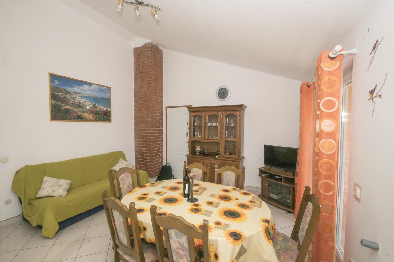 Ana Apartment