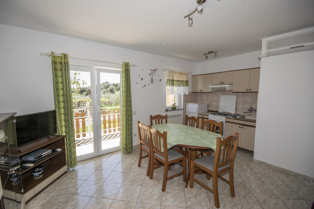 Apartma Ana Pula