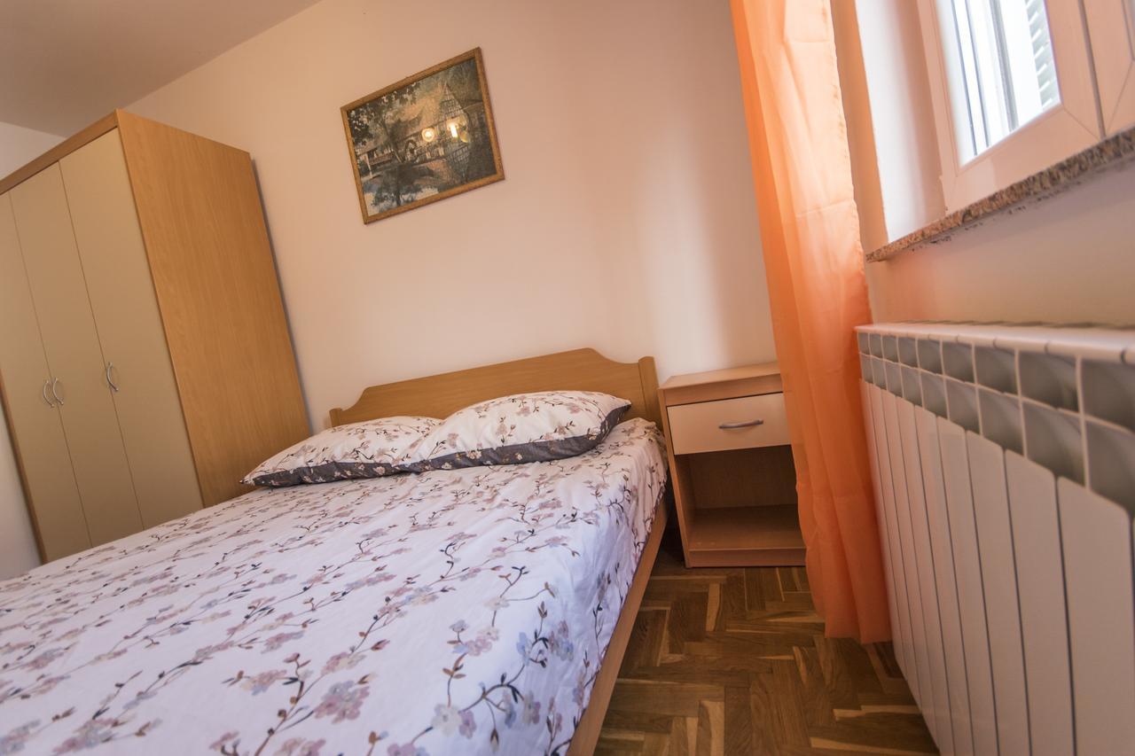Apartment Ana *